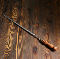 Шампур с деревянной ручкой рабочая длина - 40 см ширина - 10 мм толщина - 2,5 мм с узором 3815912